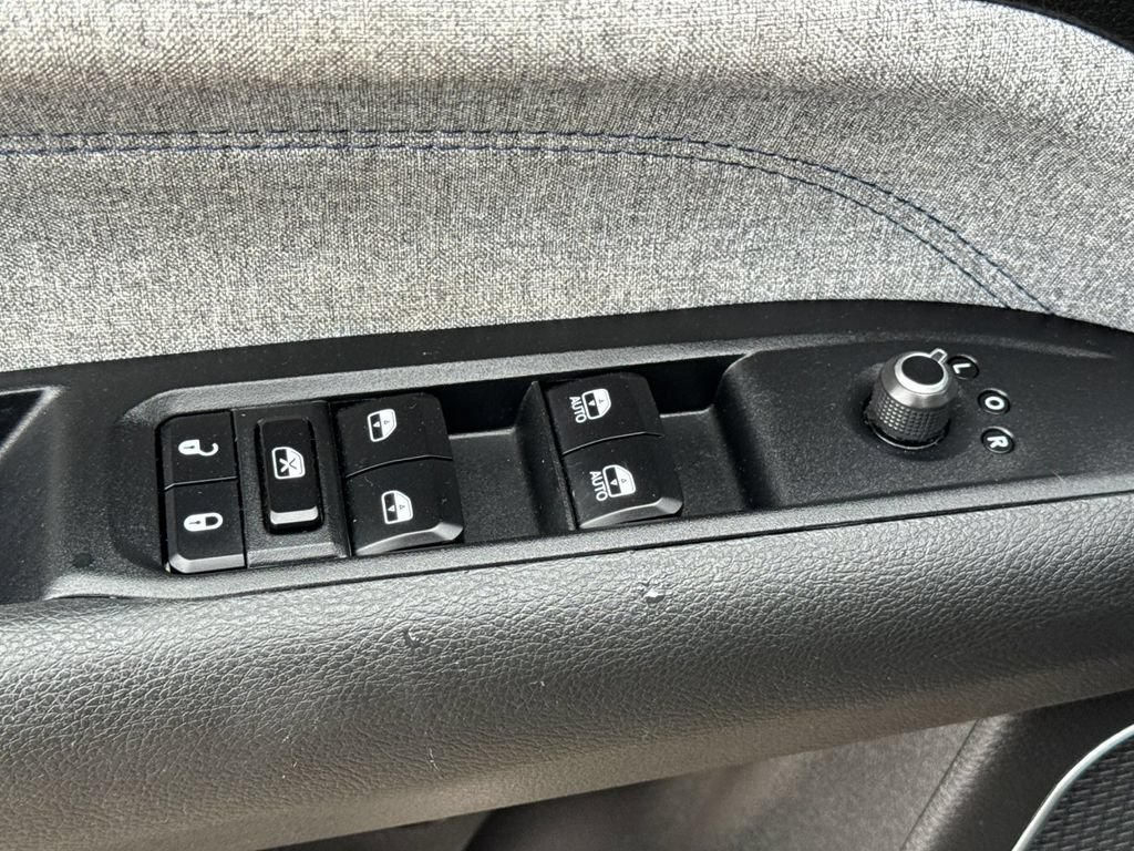 Used 2024 Jeep Compass Latitude AWD/4WD image 11