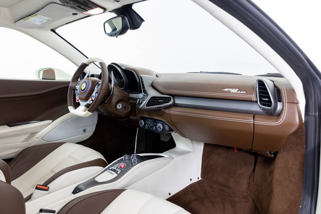 Certified 2014 Ferrari 458 Italia Coupe image 34