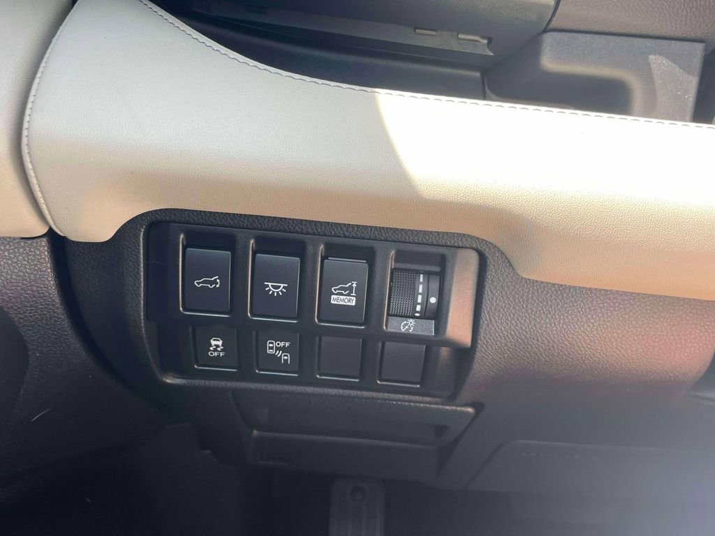 Used 2022 Subaru Ascent Limited w/ Technology Package image 20