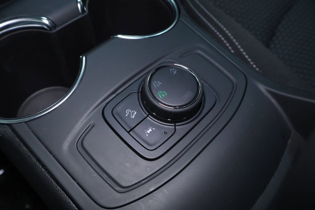 Used 2024 GMC Terrain SLE image 34