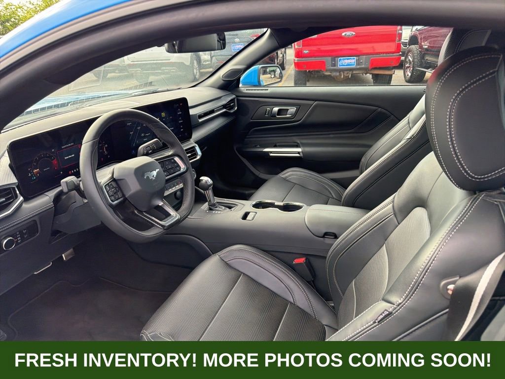 Used 2025 Ford Mustang Premium image 8