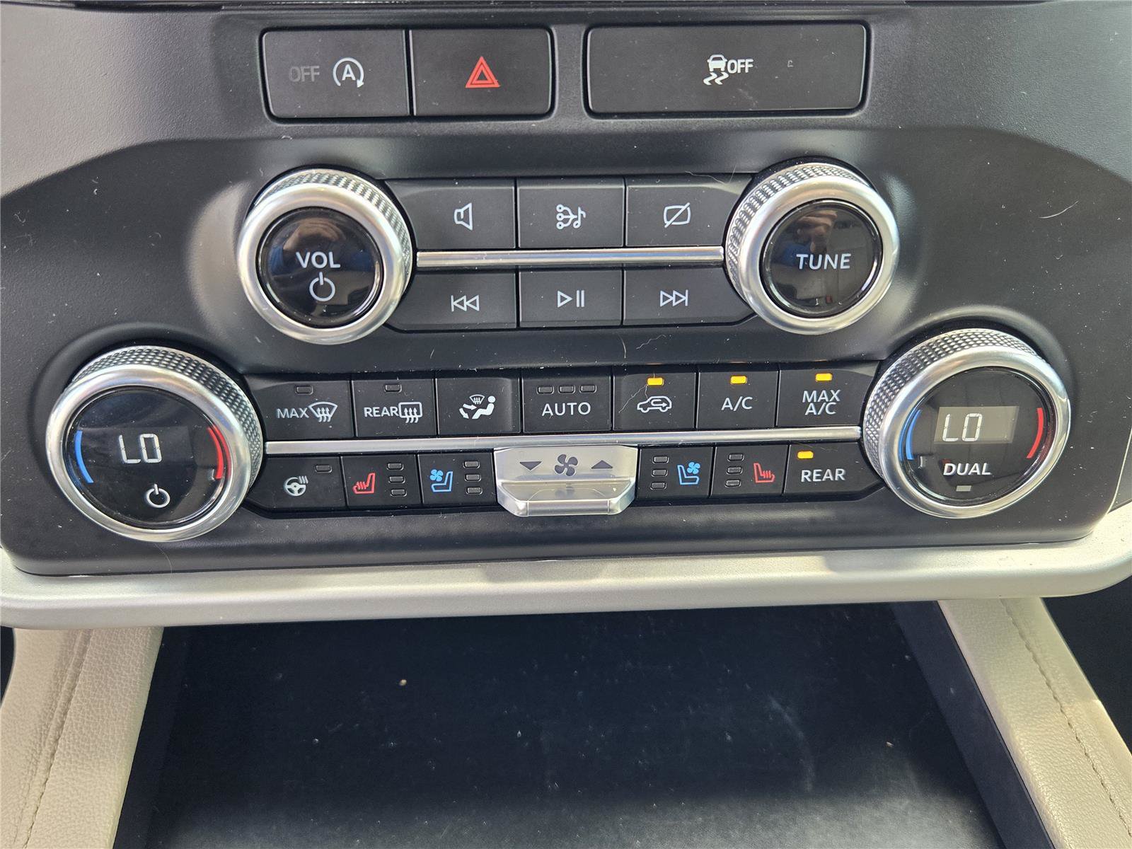Certified 2023 Ford Expedition XLT RWD image 17