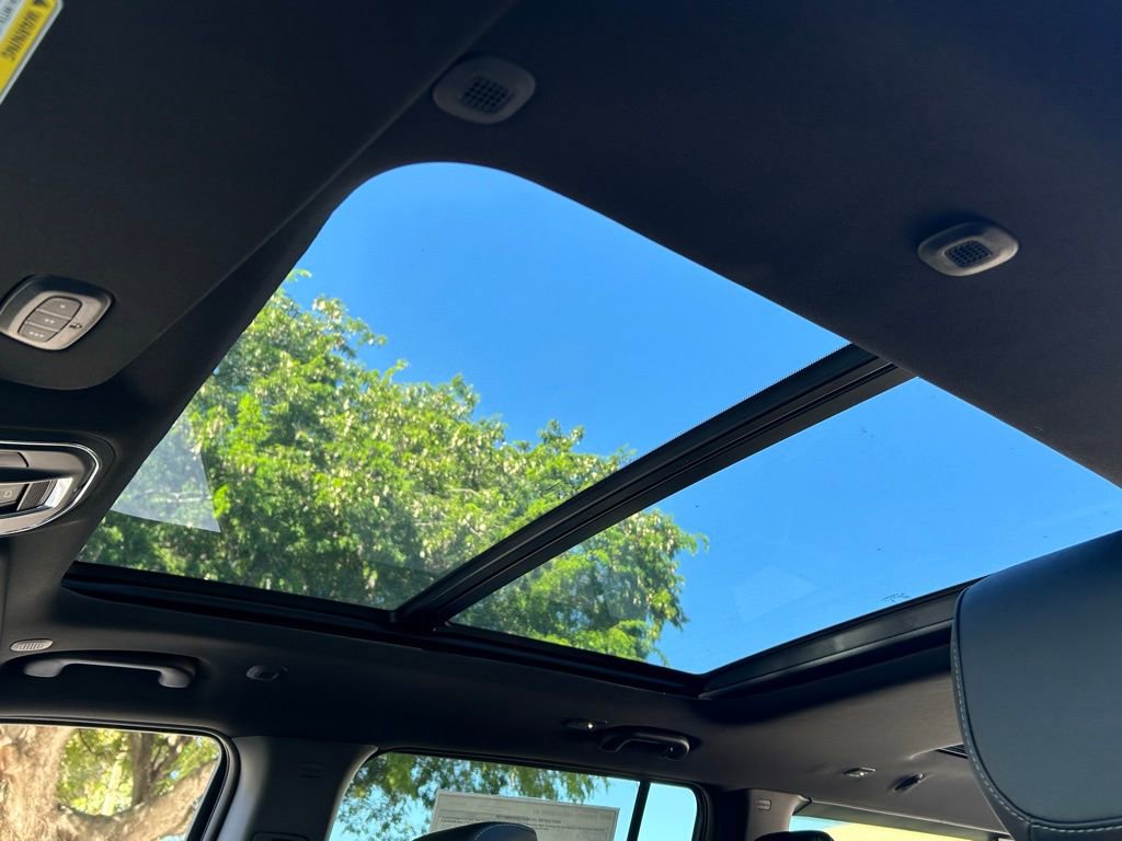 New 2025 Jeep Wagoneer L Series II w/ Premium Group I image 19