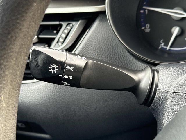 Used 2019 Toyota C-HR LE image 26