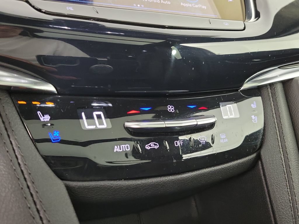 Certified 2024 Cadillac XT6 Premium Luxury w/ LPO, Floor Liner Package AWD/4WD image 31