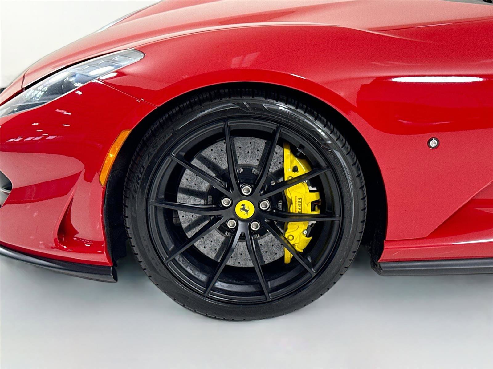 Used 2018 Ferrari 812 Superfast RWD image 38