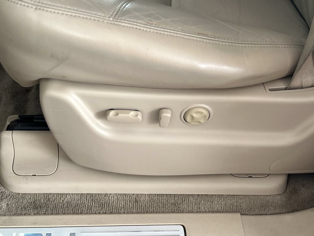 Used 2014 GMC Yukon Denali RWD image 15
