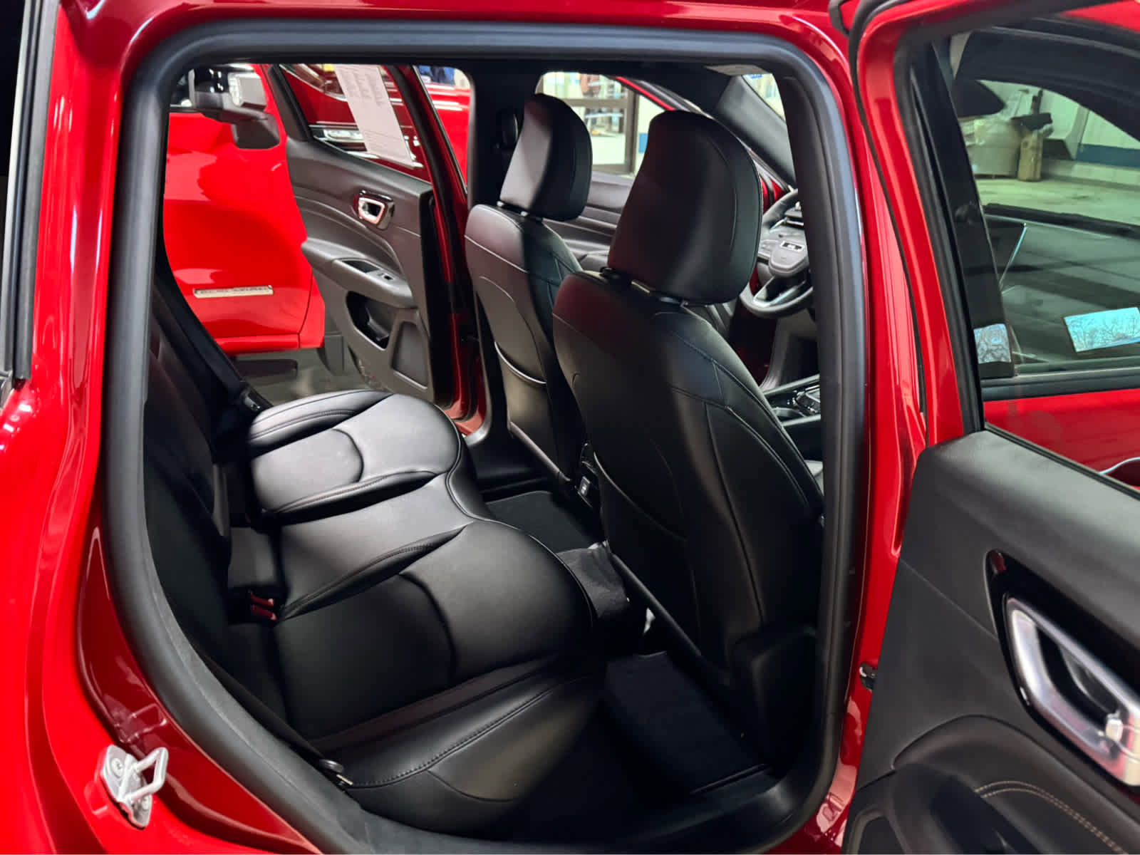 Used 2023 Jeep Compass Limited image 12