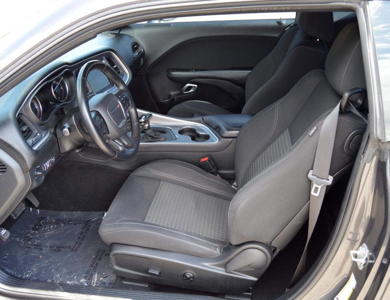Used 2019 Dodge Challenger SXT RWD image 10