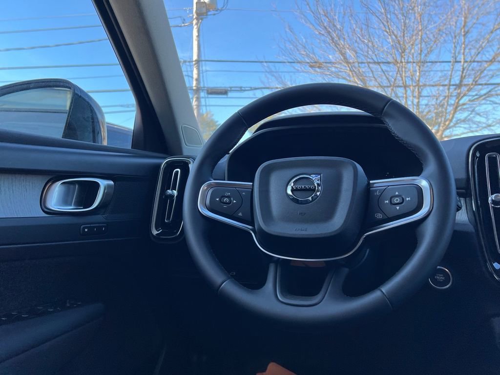 New 2026 Volvo XC40 B5 Plus w/ Protection Package Premier AWD/4WD image 21