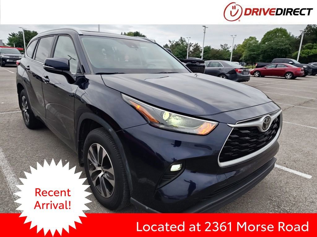 Used 2023 Toyota Highlander XLE FWD image 1