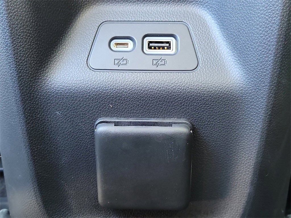 Used 2022 Buick Envision Avenir w/ Technology Package II image 17