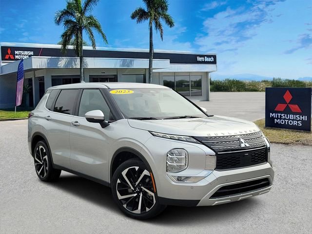 Used 2023 Mitsubishi Outlander SE