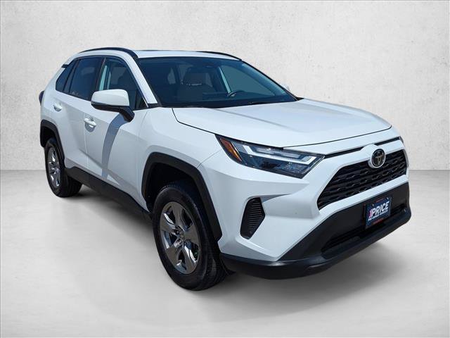 Used 2023 Toyota RAV4 XLE w/ Convenience Package FWD image 3