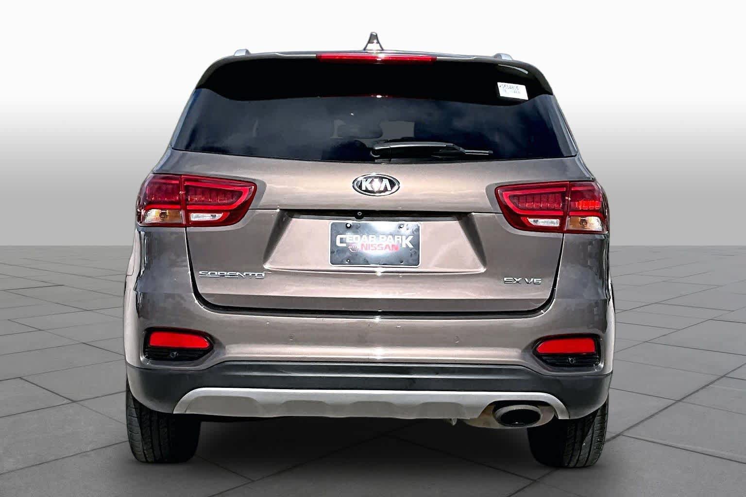 Used 2019 Kia Sorento EX FWD image 4