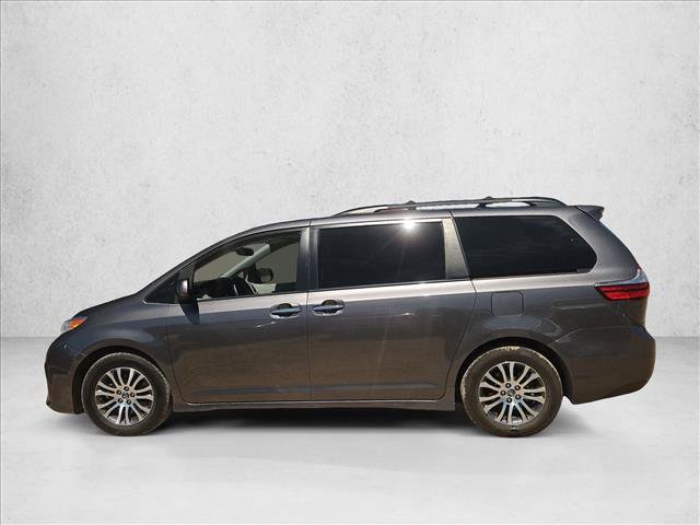 Used 2018 Toyota Sienna XLE w/ XLE Navigation Package FWD image 9