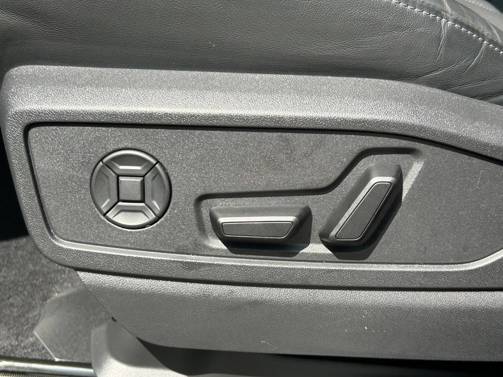 Used 2025 Audi Q5 Premium Plus AWD/4WD image 21