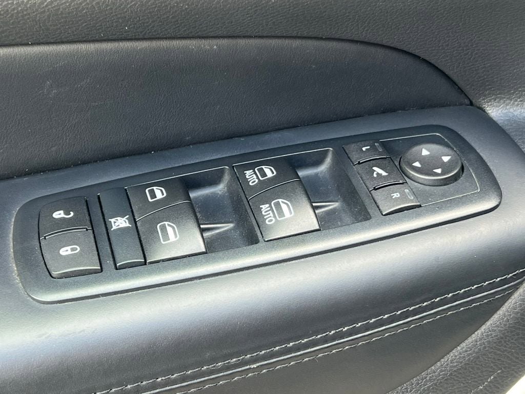Used 2017 Jeep Grand Cherokee Summit AWD/4WD image 18