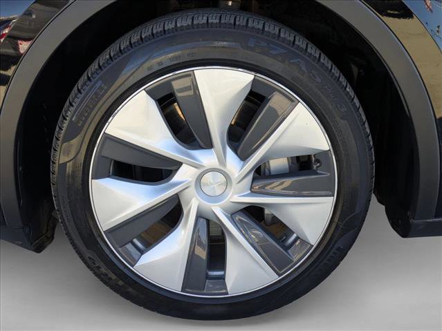 Used 2023 Tesla Model Y Long Range image 25