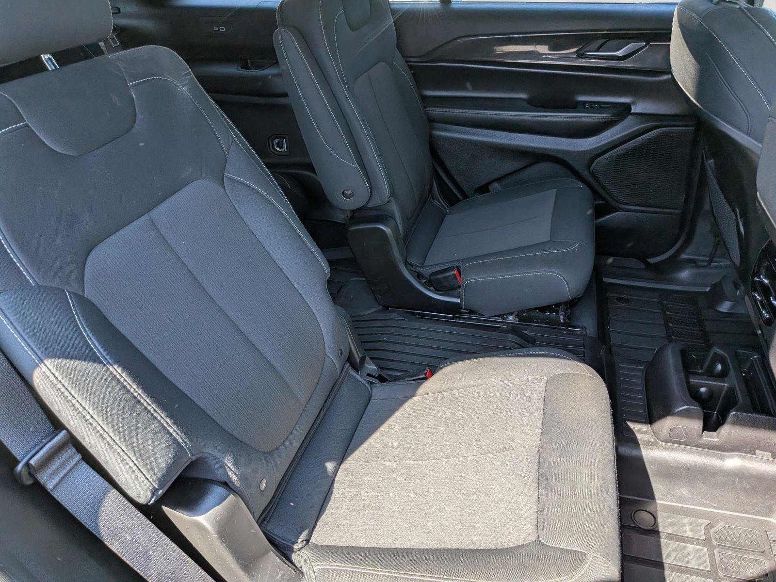 Used 2023 Jeep Grand Cherokee L Laredo w/ Luxury Tech Group I AWD/4WD image 34