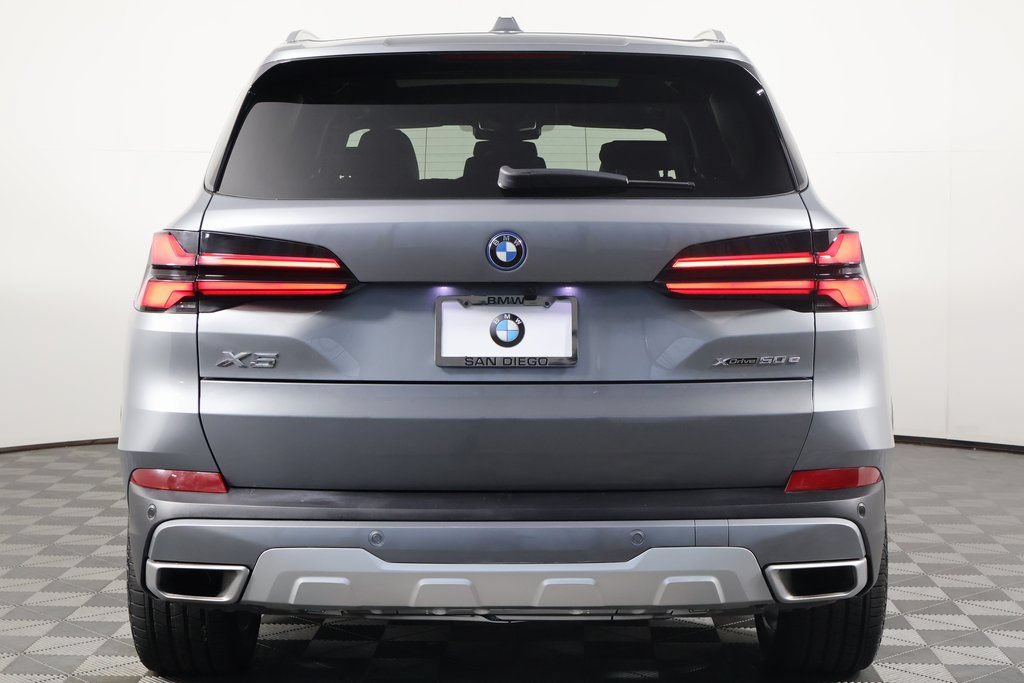 Used 2024 BMW X5 xDrive50e w/ Parking Assistance Package AWD/4WD image 5