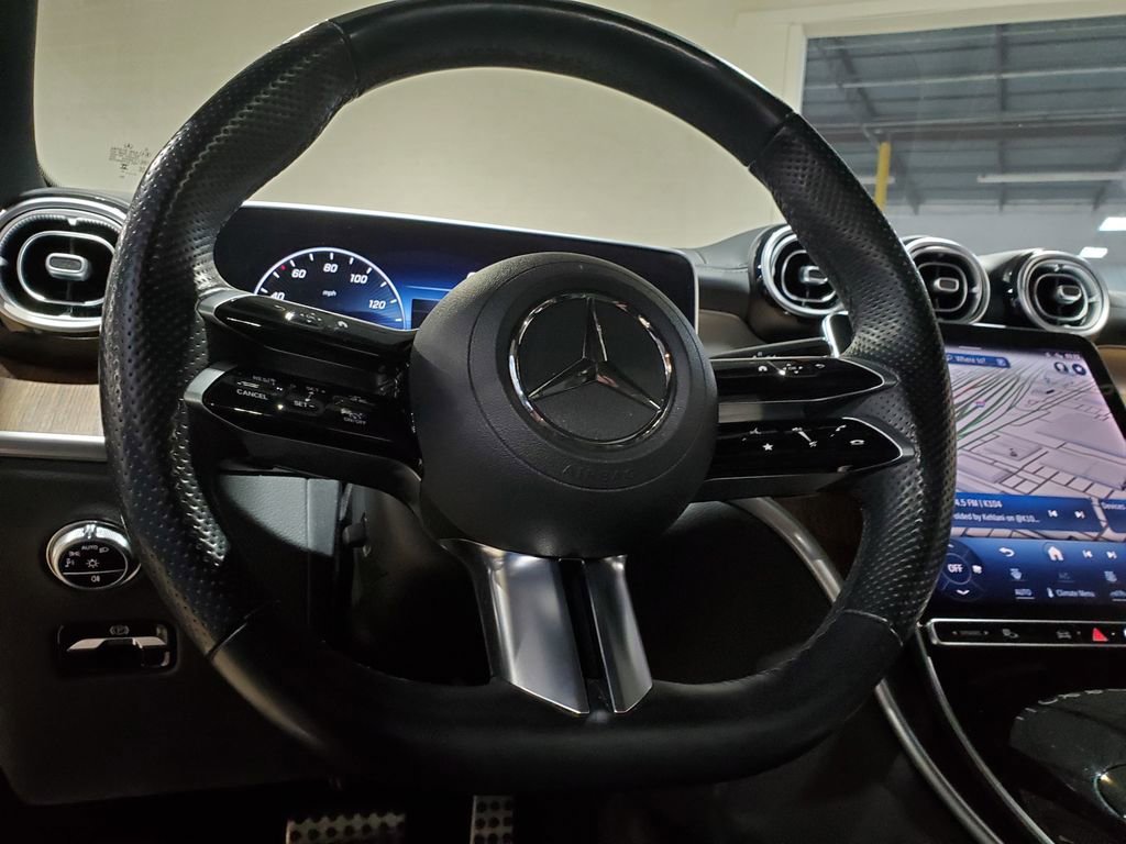 Used 2023 Mercedes-Benz GLC 300 4MATIC image 30