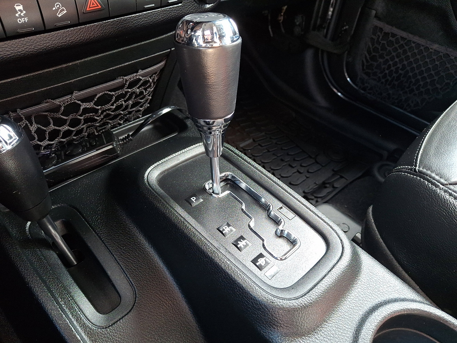 Used 2018 Jeep Wrangler Altitude image 14