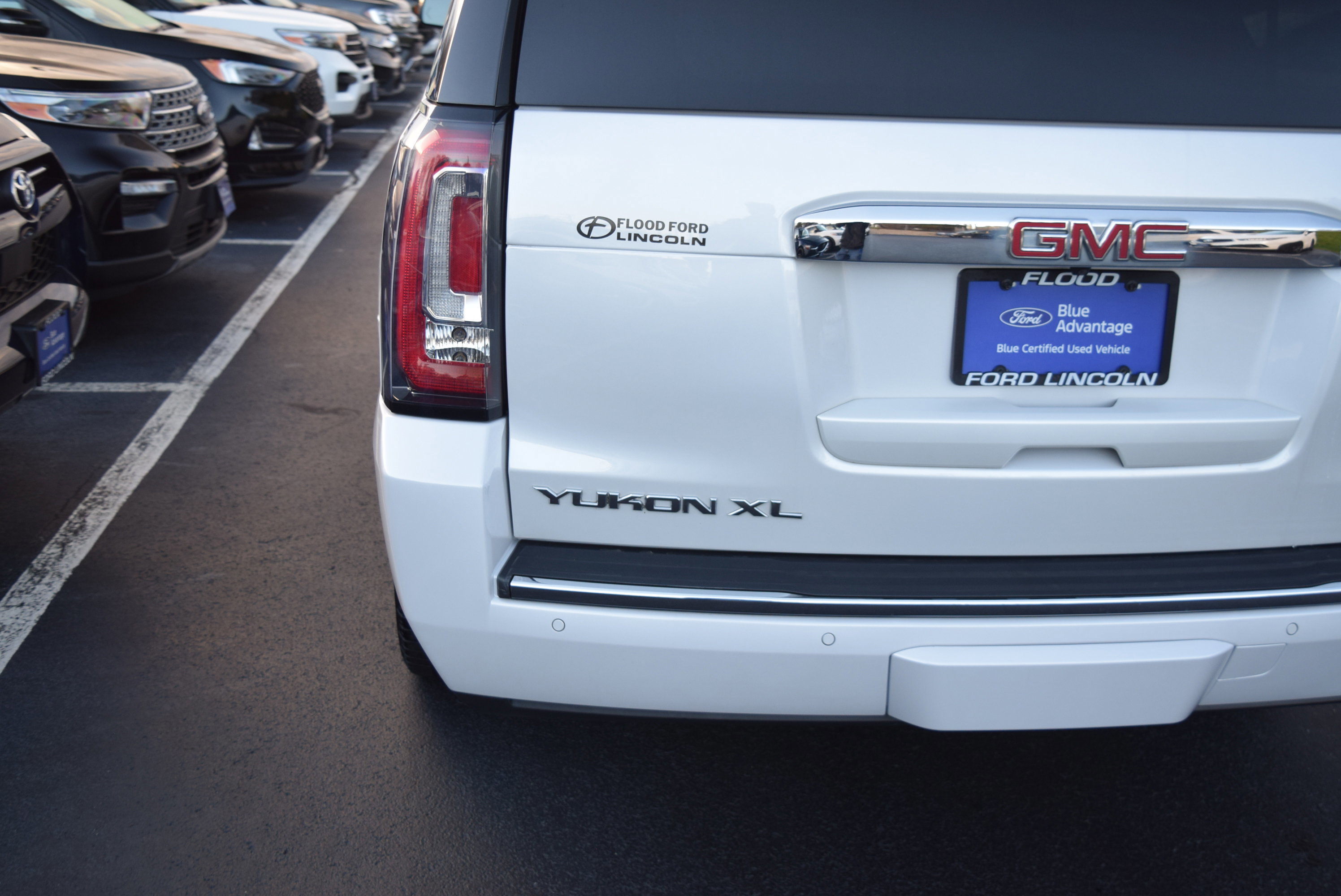 Used 2019 GMC Yukon XL Denali image 6