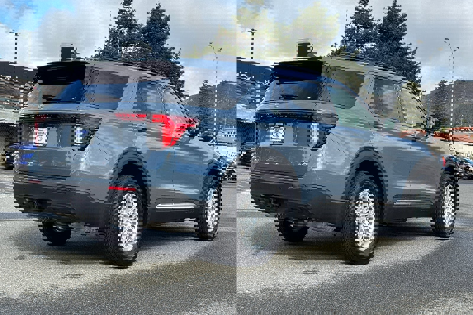 Certified 2025 Ford Explorer Active image 4