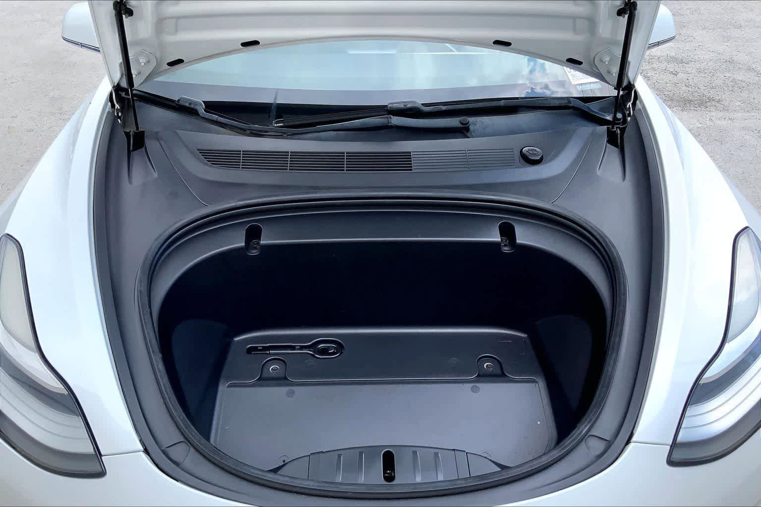 Used 2020 Tesla Model 3 Standard Range Plus image 9
