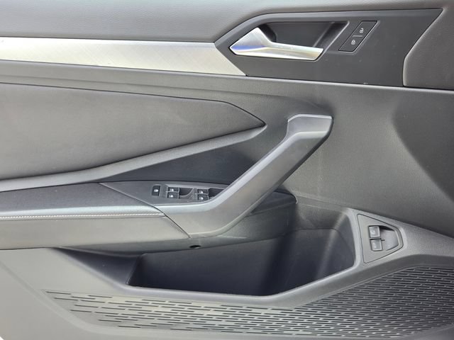 Used 2023 Volkswagen Jetta SE w/ Panoramic Sunroof Package FWD image 27