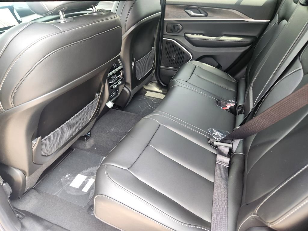 New 2026 Jeep Grand Cherokee Limited RWD image 19