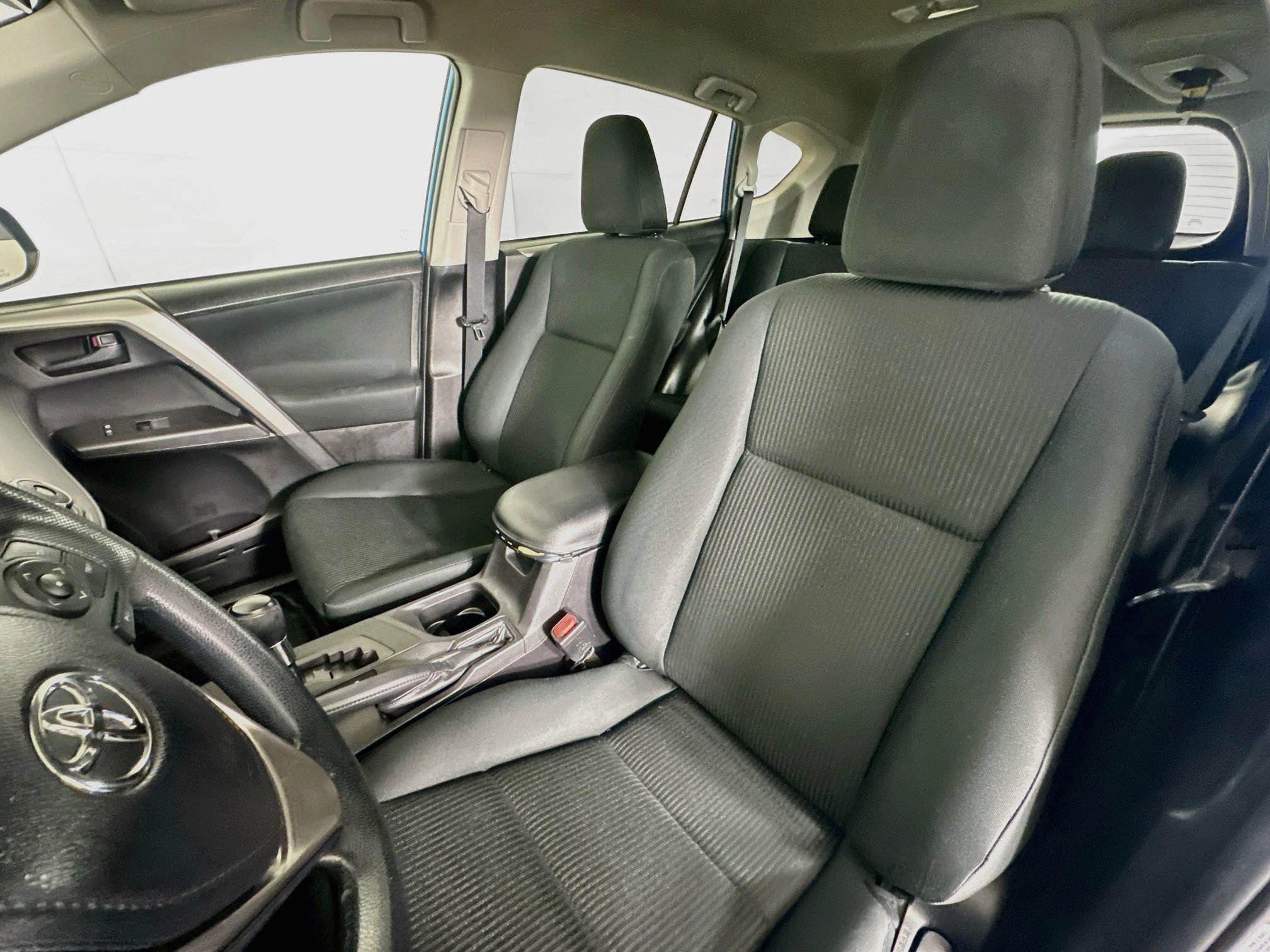 Used 2018 Toyota RAV4 LE w/ Carpet Mat Package FWD image 13