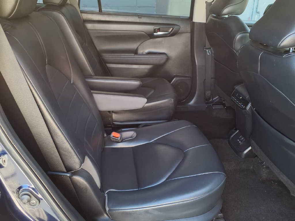 Certified 2023 Toyota Highlander XLE AWD/4WD image 33