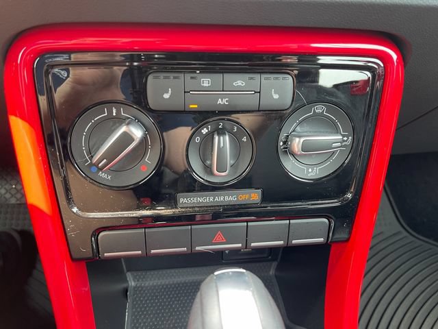 Used 2019 Volkswagen Beetle 2.0T FWD image 22