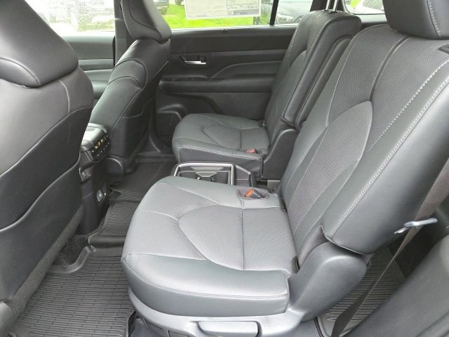 New 2026 Toyota Grand Highlander AWD Hybrid image 8