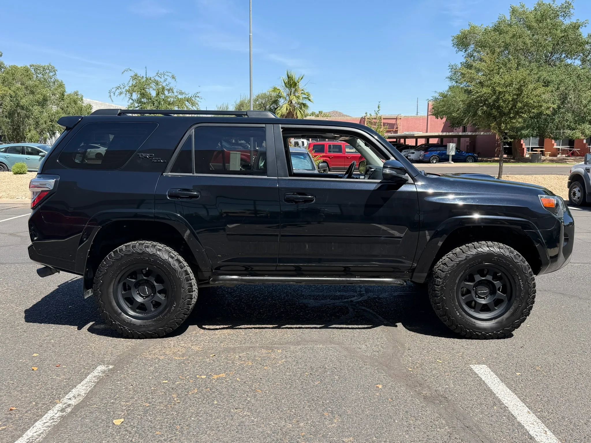 Used 2020 Toyota 4Runner TRD Off-Road Premium w/ Moonroof Package AWD/4WD image 9
