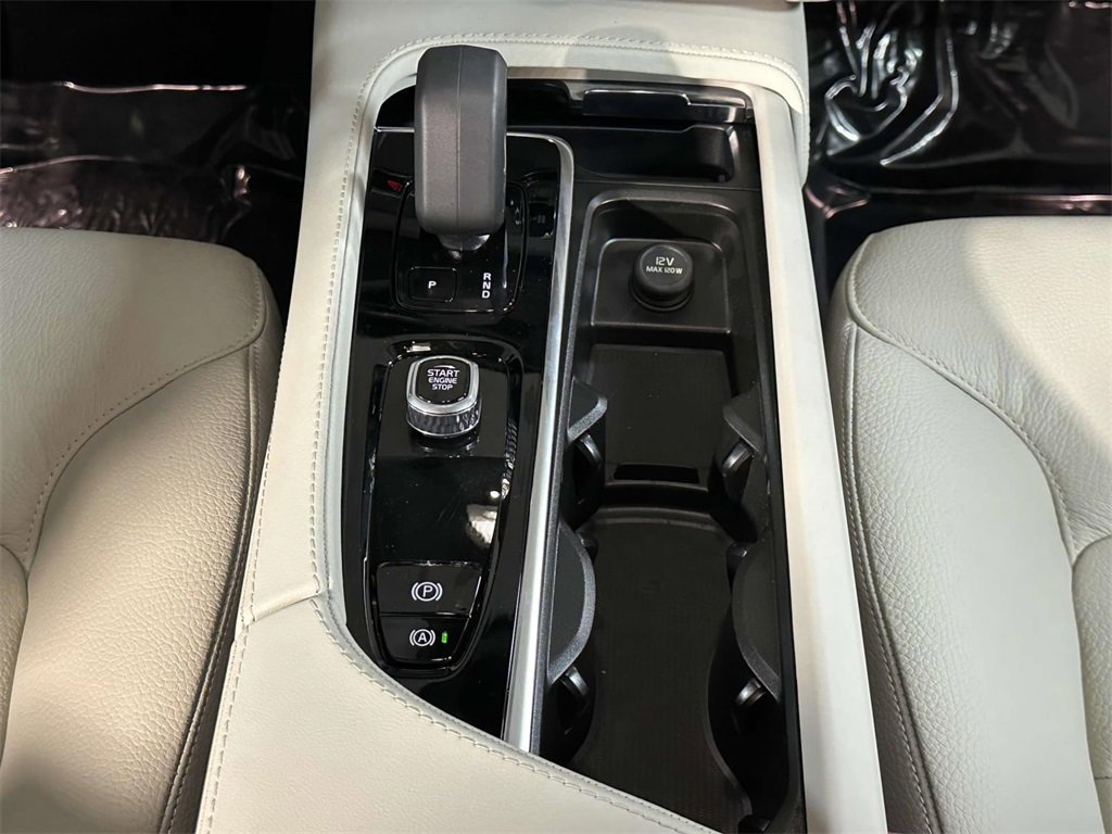 Used 2025 Volvo XC90 B6 Plus w/ Protection Package Premier image 20