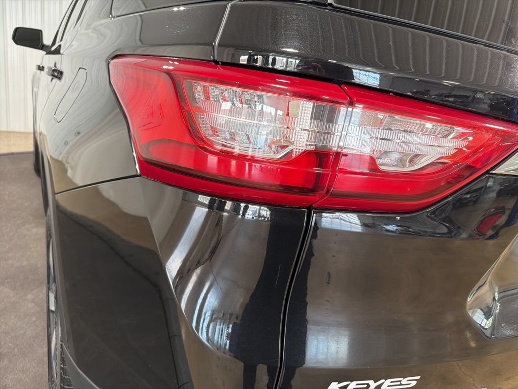 Certified 2021 Chevrolet Traverse LT w/ LT Premium Package AWD/4WD image 15
