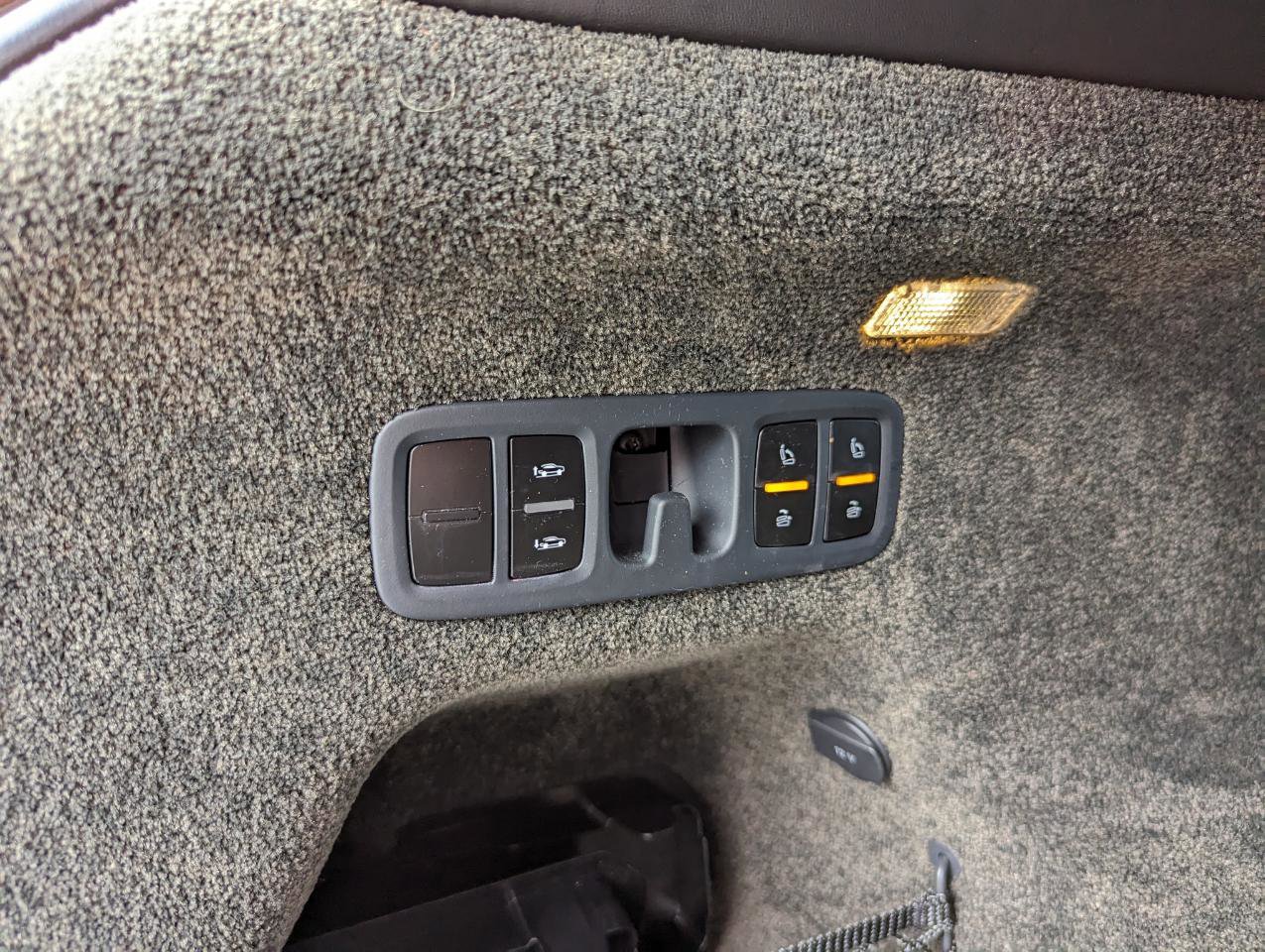 Used 2018 Bentley Bentayga Onyx Edition AWD/4WD image 46