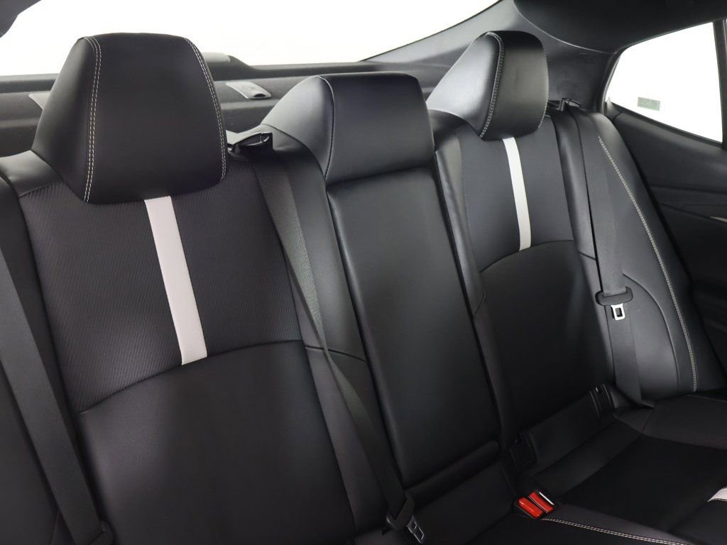 Used 2025 Toyota Camry SE image 31