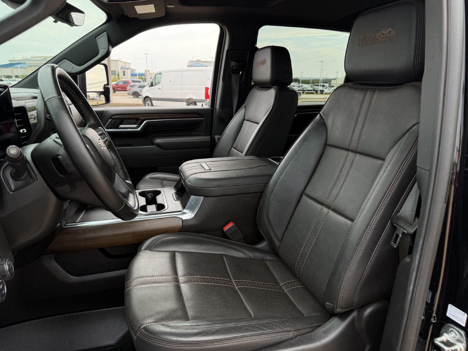 Used 2025 Chevrolet Silverado 3500 High Country w/ Technology Package AWD/4WD image 29