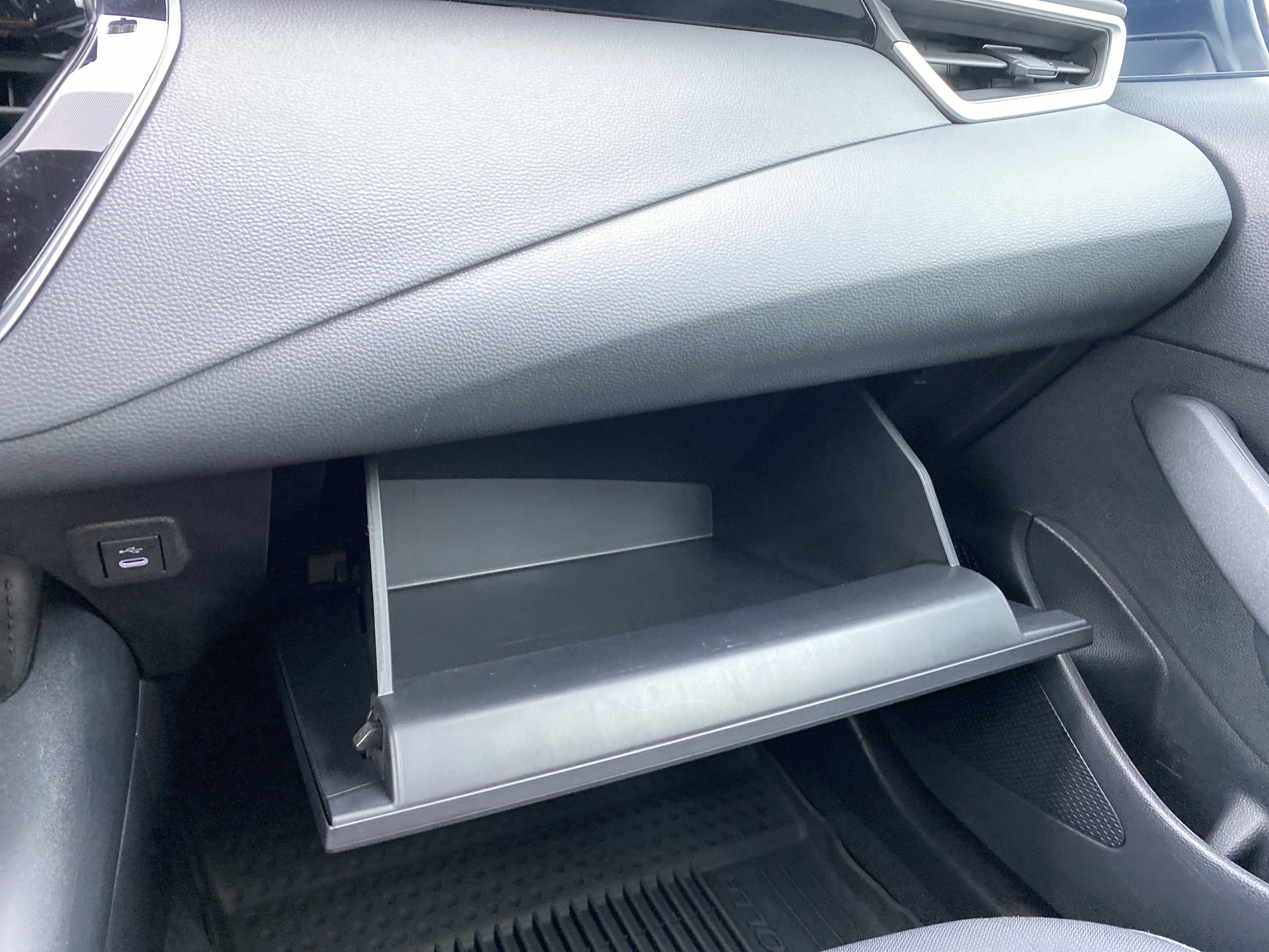 Used 2026 Toyota Corolla SE FWD image 29
