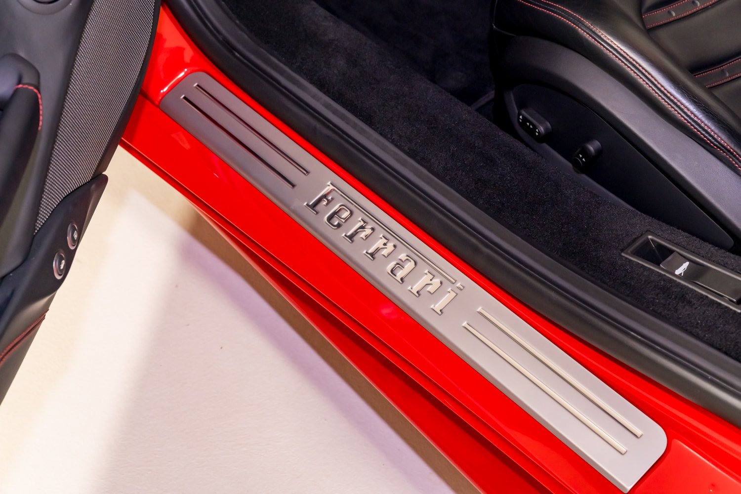 Used 2019 Ferrari 488 GTB RWD image 25