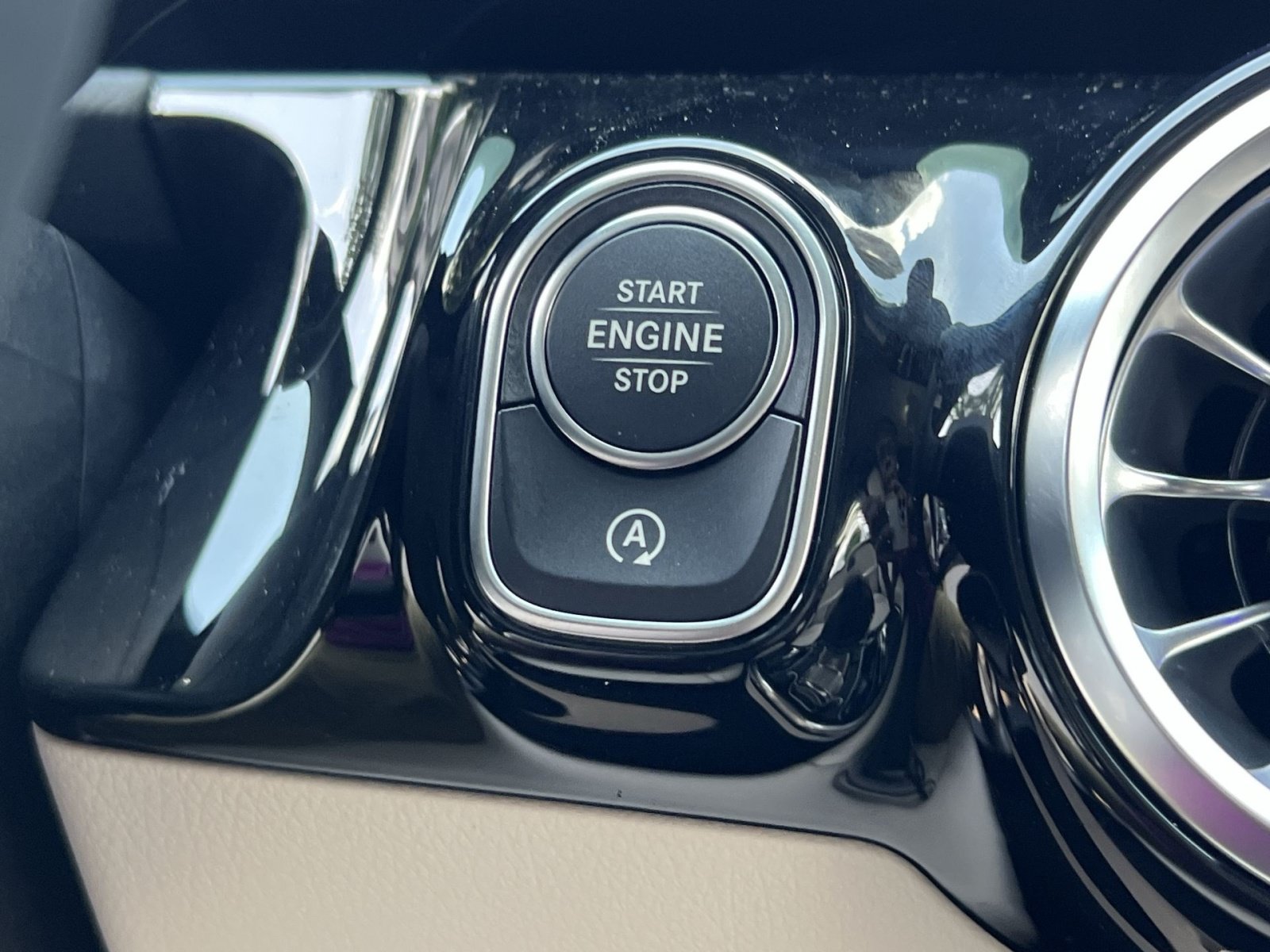 New 2026 Mercedes-Benz GLA 250 4MATIC image 38