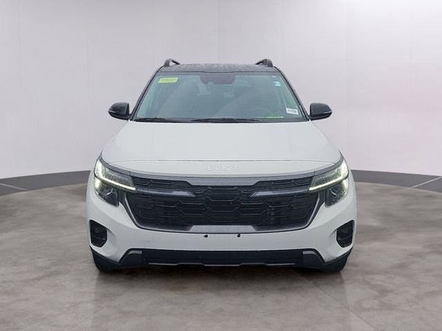 Certified 2024 Kia Seltos X-Line image 2