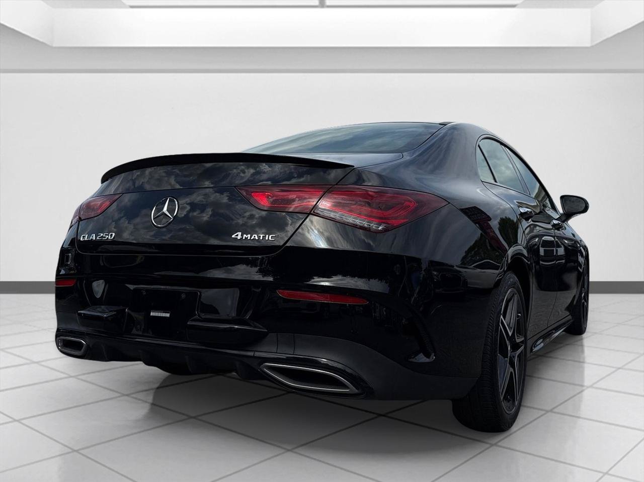 Used 2023 Mercedes-Benz CLA 250 4MATIC image 5