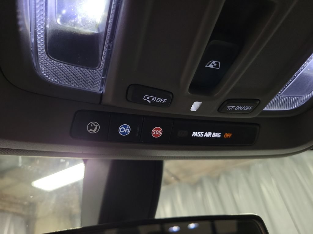 Used 2022 Chevrolet Silverado 1500 LT Trail Boss w/ Convenience Package II AWD/4WD image 25