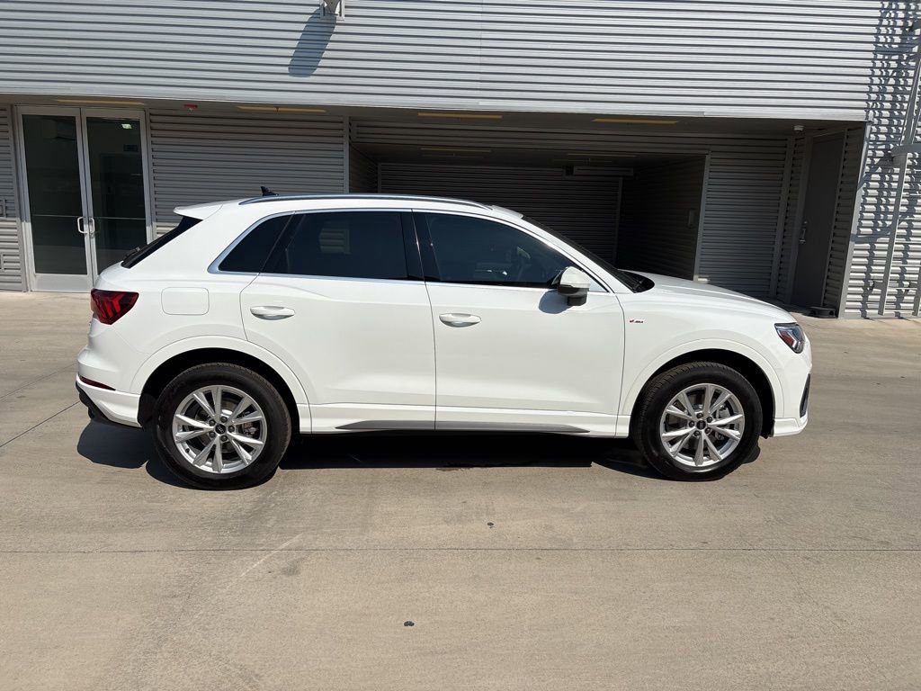 New 2025 Audi Q3 2.0T Premium image 4