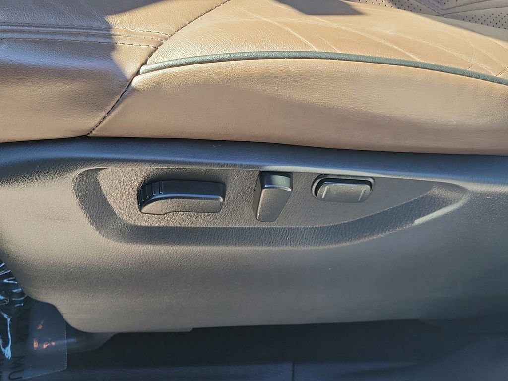 Certified 2022 Nissan Armada Platinum w/ Captain's Chairs Package image 30